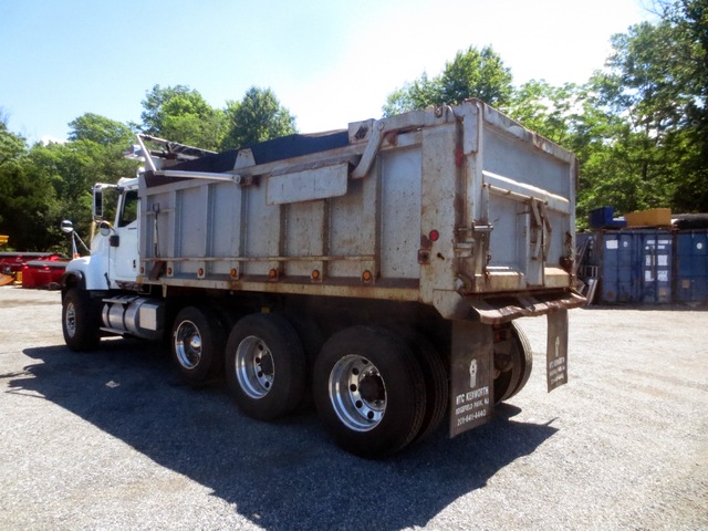 International 5500i Tri Axle Dump