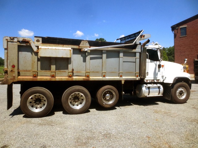 International 5500i Tri Axle Dump