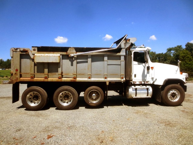 International 5500i Tri Axle Dump