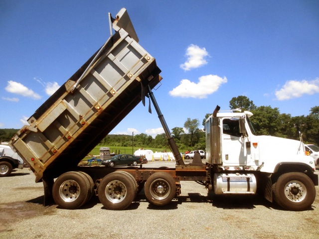 International 5500i Tri Axle Dump