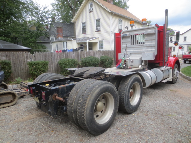 1998 Kenworth T800 Tandem Axle Tractor