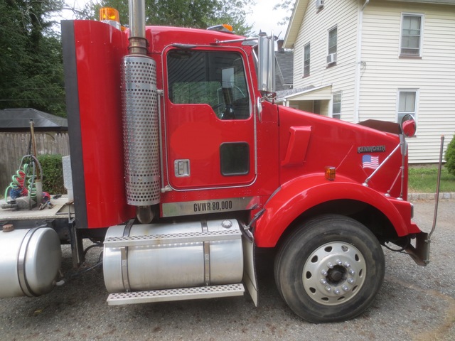 1998 Kenworth T800 Tandem Axle Tractor