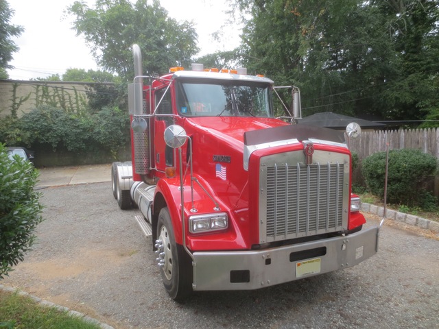 1998 Kenworth T800 Tandem Axle Tractor