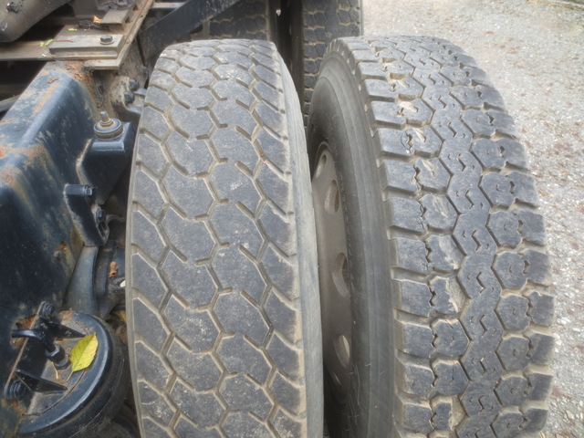 1998 Kenworth T800 Tandem Axle Tractor