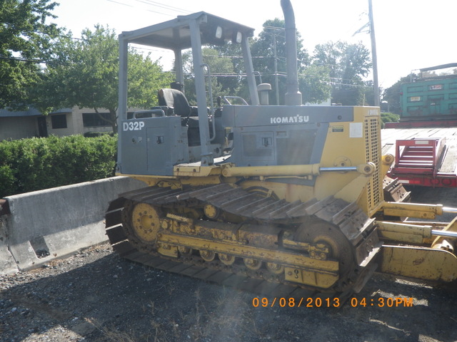 Komatsu D32P Dozer