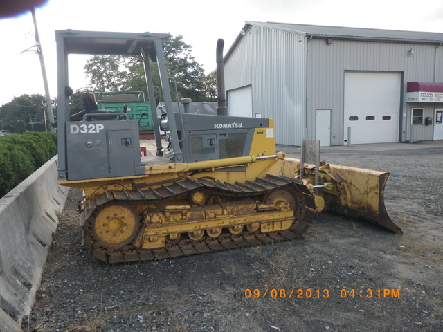 Komatsu D32P Dozer