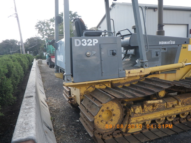 Komatsu D32P Dozer