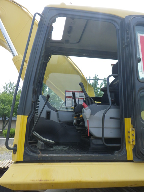 2004 Komatsu PC200LC-7 Excavator