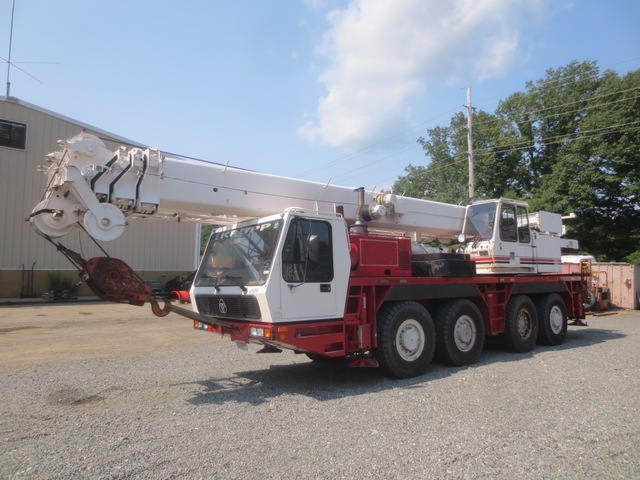 1995 Krupp KMK 4072 85 Ton Crane