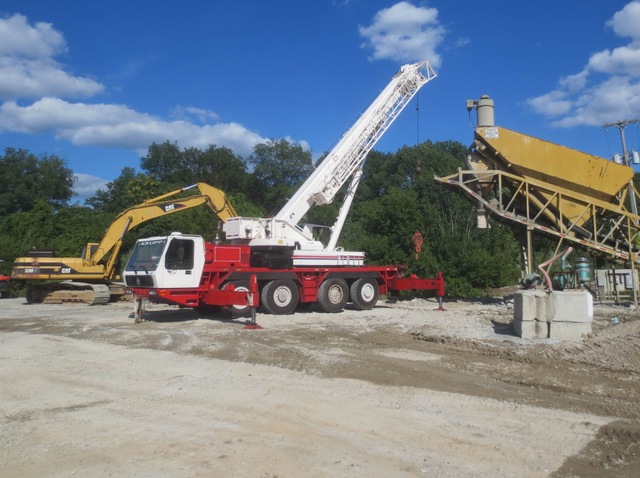 1995 Krupp KMK 4072 85 Ton Crane