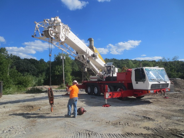 1995 Krupp KMK 4072 85 Ton Crane