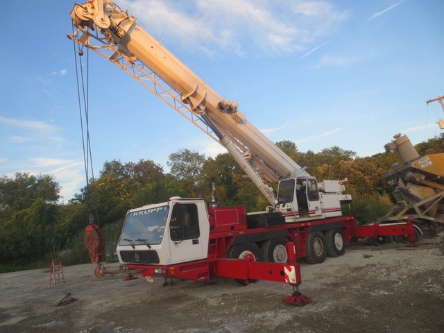 1995 Krupp KMK 4072 85 Ton Crane