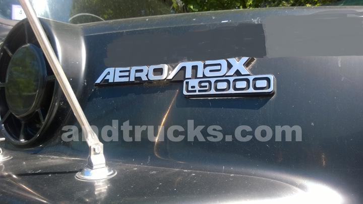 Ford L9000 Aero Max Single Axle