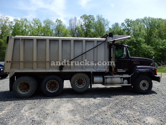 1998 Mack CL713 Tri Axle Dump