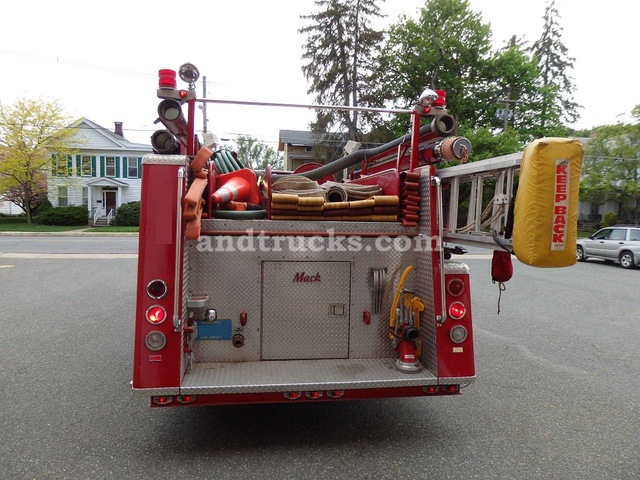 1983 Mack CF611F water fire pumper truck