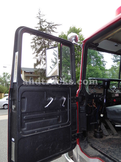 1983 Mack CF611F water fire pumper truck