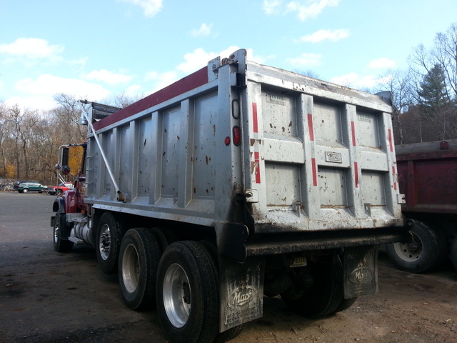 2005 Granite Mack‏ Tri Axle Dump