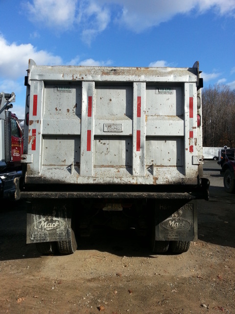 2005 Granite Mack‏ Tri Axle Dump