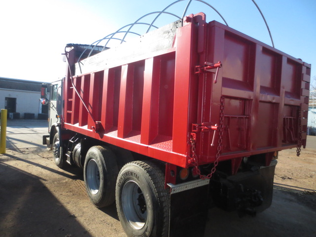 MR688S Mack Tandem Axle Dump‏ Truck