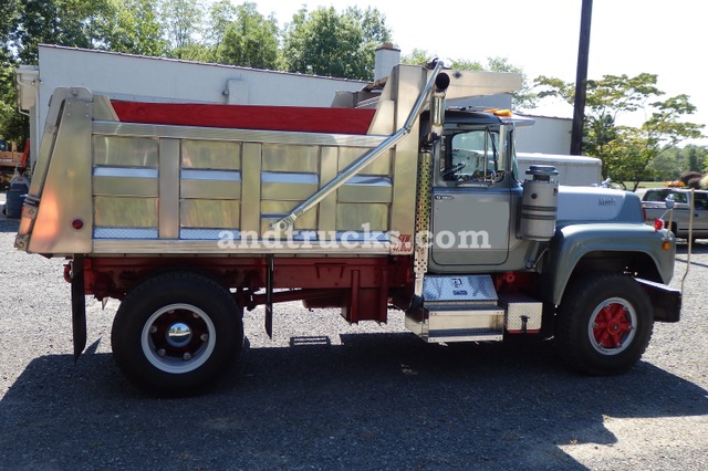 1985 Mack Single Axle R-Model Dump Truck 250hp with Jake