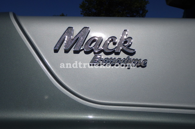 1985 Mack Single Axle R-Model Dump Truck 250hp with Jake