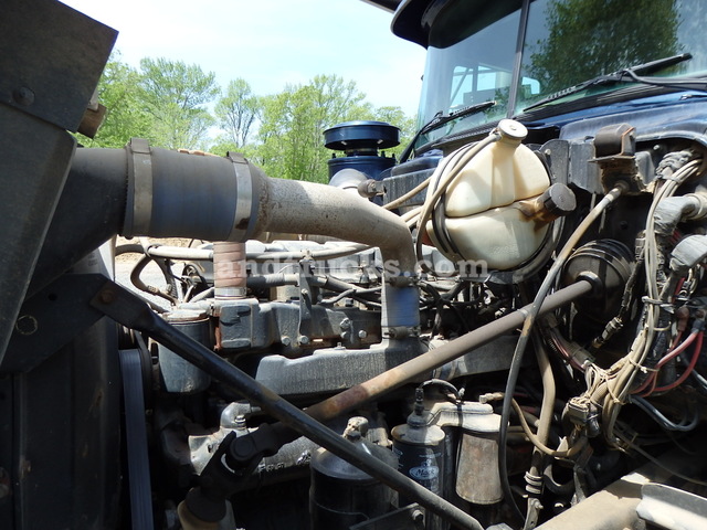 2000 R Model Mack Tri Axle Dump Truck