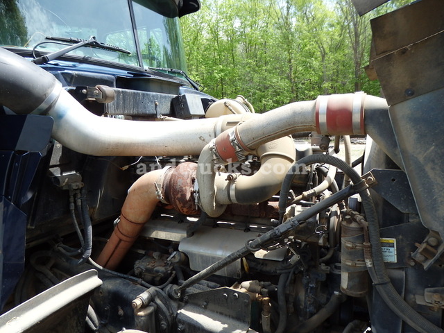 2000 R Model Mack Tri Axle Dump Truck