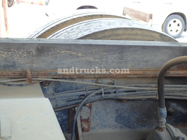 2000 R Model Mack Tri Axle Dump Truck