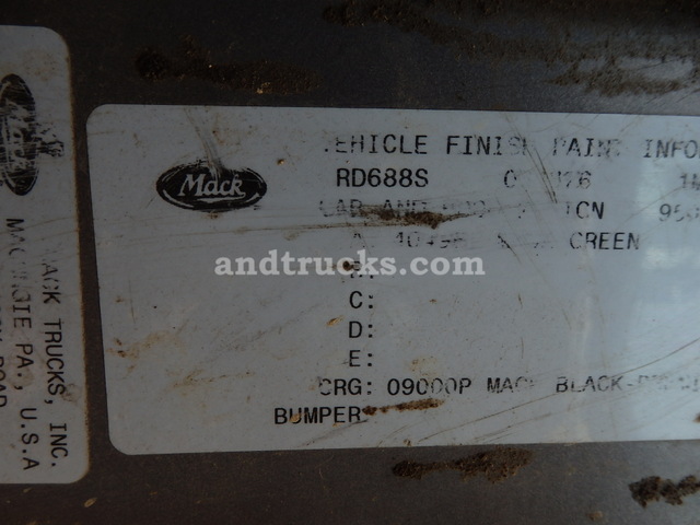 2000 R Model Mack Tri Axle Dump Truck