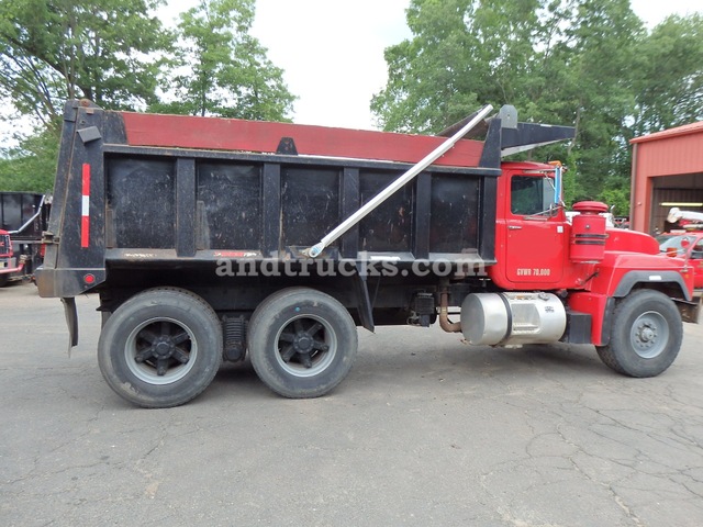 1993 R Model Mack (RD690S) Tandem Axle Dump Truck