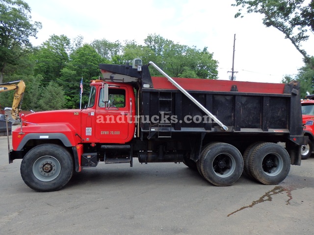 1993 Tandem Axle R Model Mack (RD690S) Dump Truck