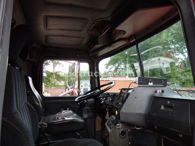 1993 Tandem Axle R Model Mack (RD690S) Dump Truck