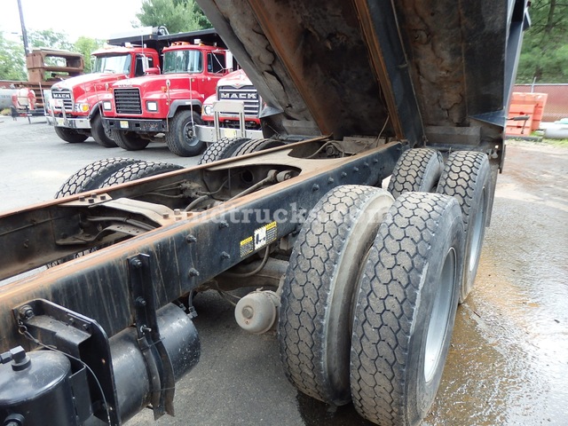 1993 Tandem Axle R Model Mack (RD690S) Dump Truck