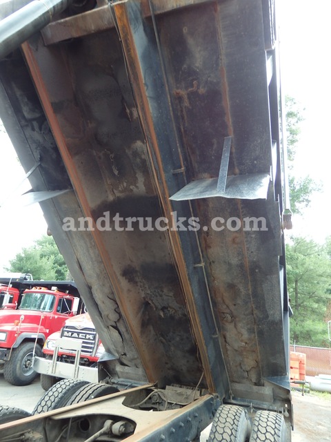 1993 Tandem Axle R Model Mack (RD690S) Dump Truck