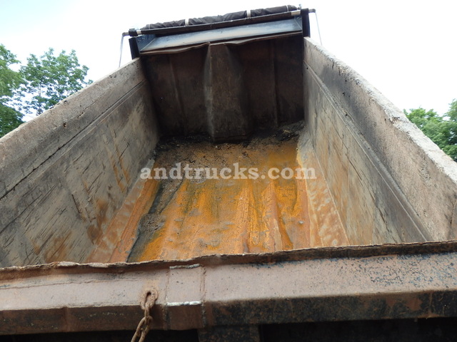 1993 Tandem Axle R Model Mack (RD690S) Dump Truck