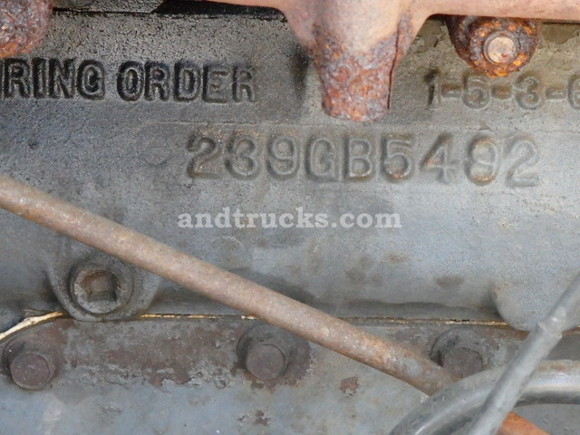 Mack Super-Liner Tandem Axle Tractor