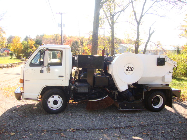 Parking Lot Sweeper Tymco 210 Air Sweeper