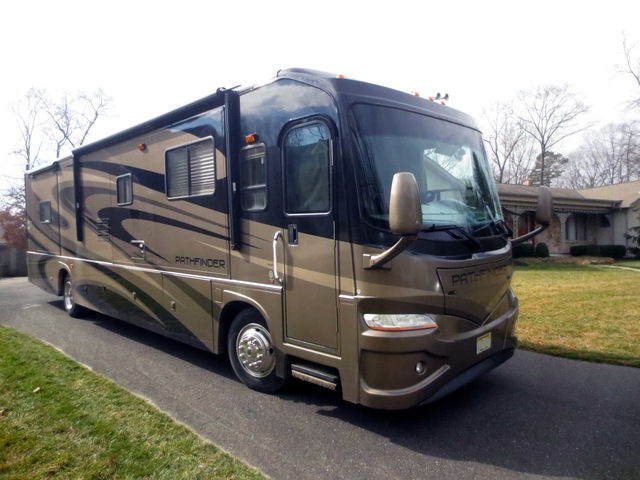 Coachmen/Sportsman Pathfinder 386QS RV with 4 Slide Outs