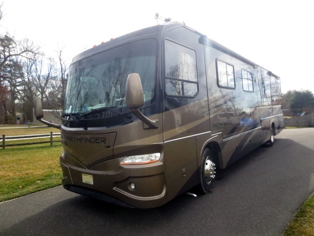 Coachmen/Sportsman Pathfinder 386QS RV with 4 Slide Outs