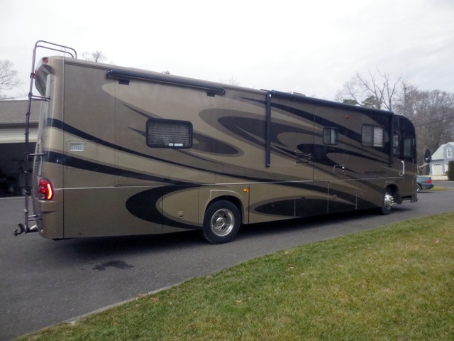 Coachmen/Sportsman Pathfinder 386QS RV with 4 Slide Outs