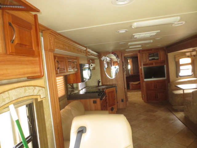 Coachmen/Sportsman Pathfinder 386QS RV with 4 Slide Outs