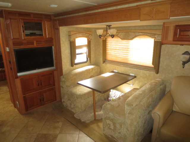 Coachmen/Sportsman Pathfinder 386QS RV with 4 Slide Outs