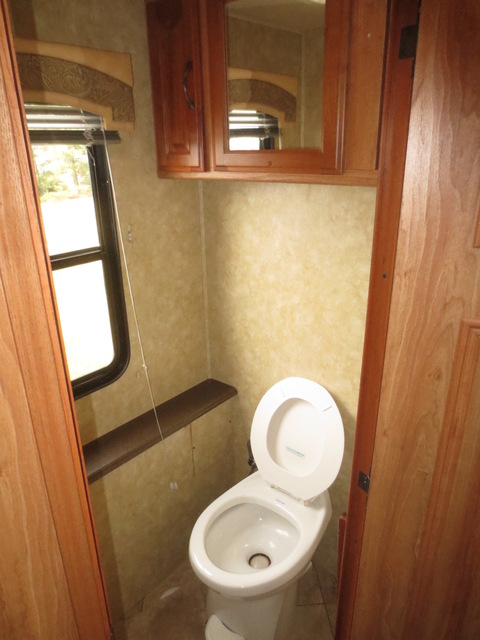 Coachmen/Sportsman Pathfinder 386QS RV with 4 Slide Outs