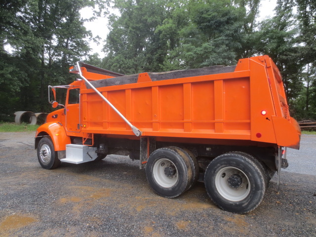 2006 Peterbilt 335 Tandem Axle Dump Truck