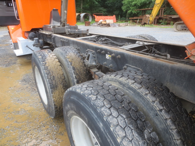 2006 Peterbilt 335 Tandem Axle Dump Truck