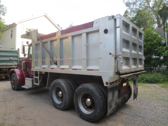 Peterbilt 357 Tandem Axle Dump Truck