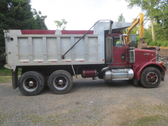 Peterbilt 357 Tandem Axle Dump Truck