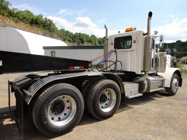 1988 Peterbilt 379 Tandem Axle Longnose Tractor