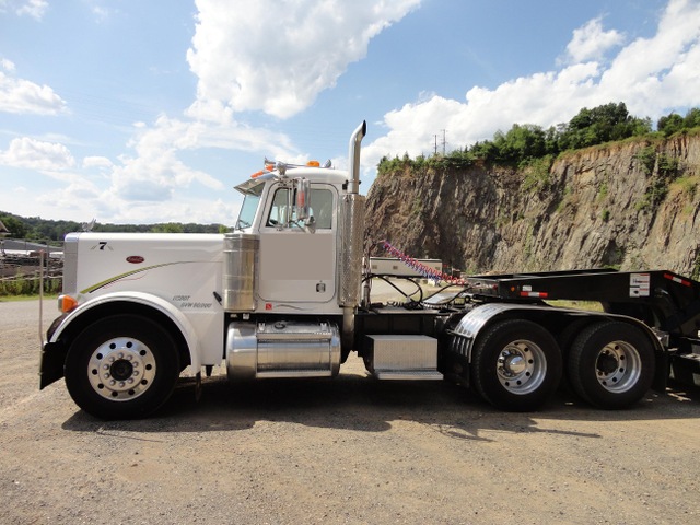 1988 Peterbilt 379 Tandem Axle Longnose Tractor