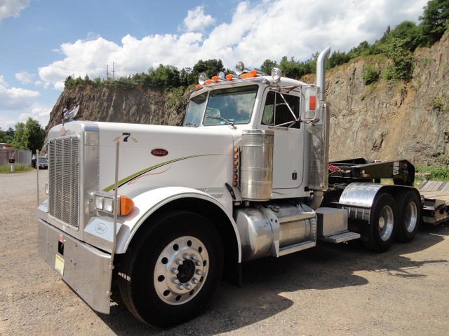 1988 Peterbilt 379 Tandem Axle Longnose Tractor